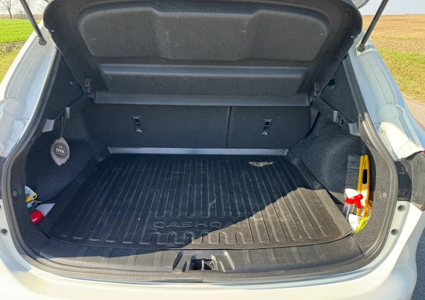 Nissan Qashqai cena 69900 przebieg: 104035, rok produkcji 2017 z Gniezno małe 254